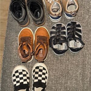 Lot of 5 toddlers boy size 6 shoes